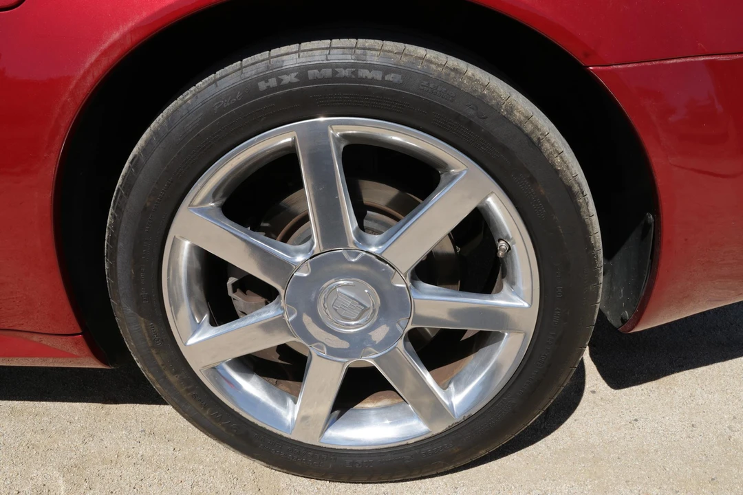 2005 Cadillac XLR - Image 23 of 31
