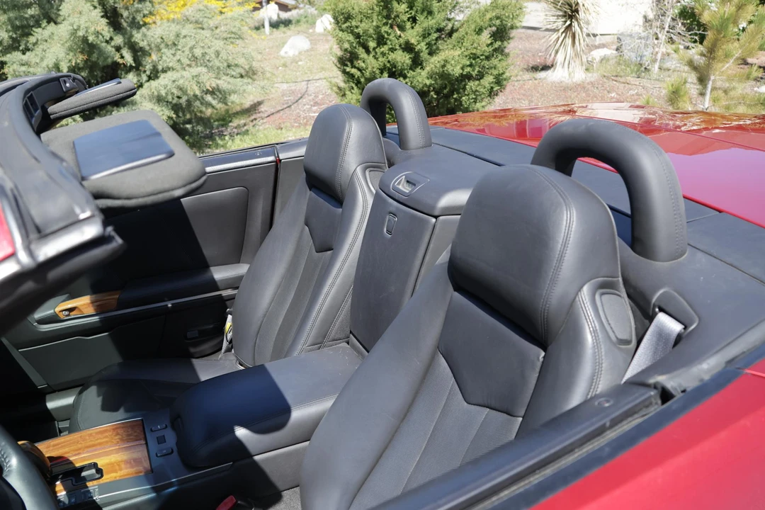 2005 Cadillac XLR - Image 29 of 31