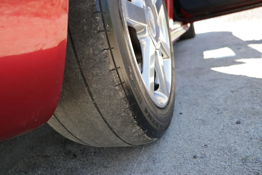 2005 Cadillac XLR - Image 27 of 31