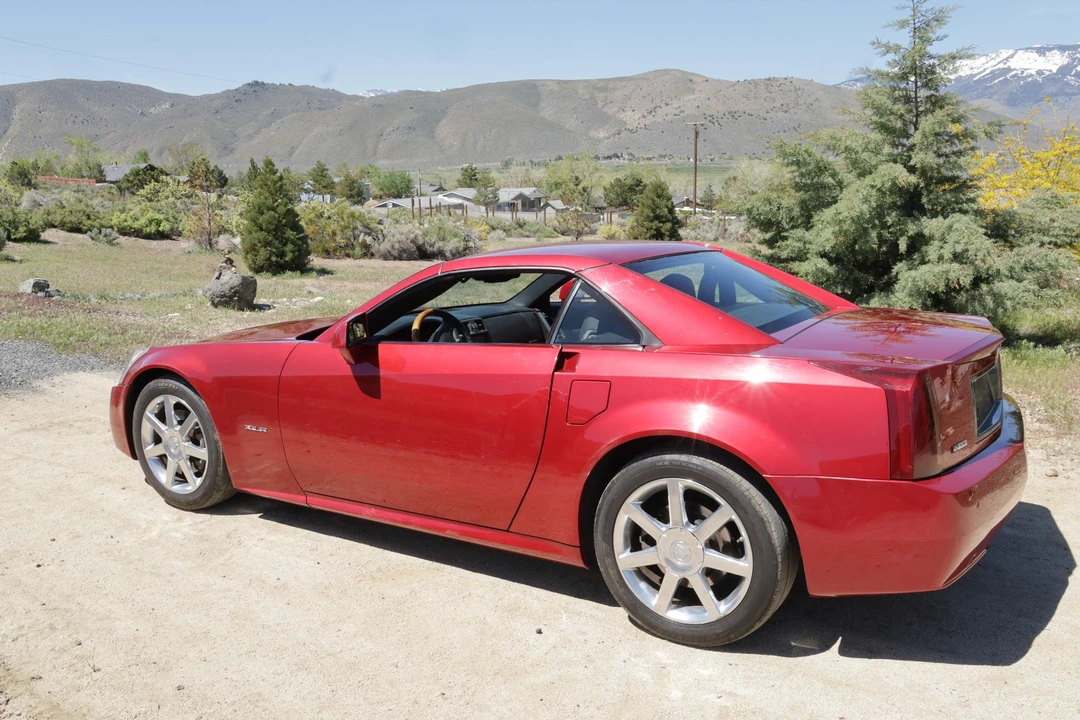 2005 Cadillac XLR - Image 5 of 31