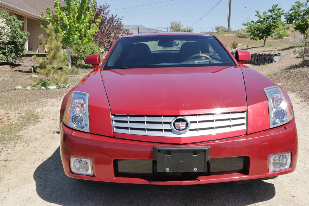 2005 Cadillac XLR - Image 12 of 31