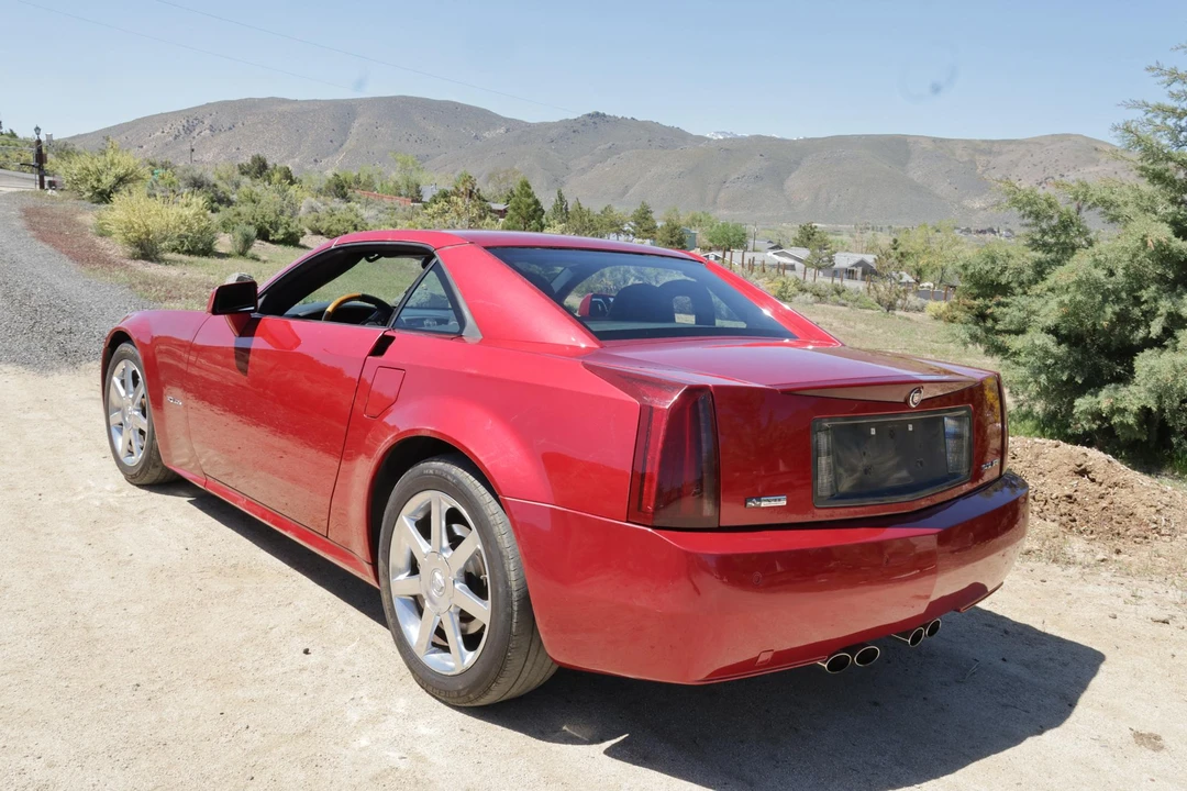 2005 Cadillac XLR - Image 6 of 31
