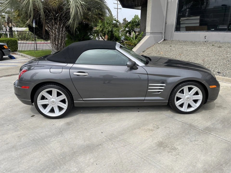2005 Chrysler Crossfire - Image 19 of 31