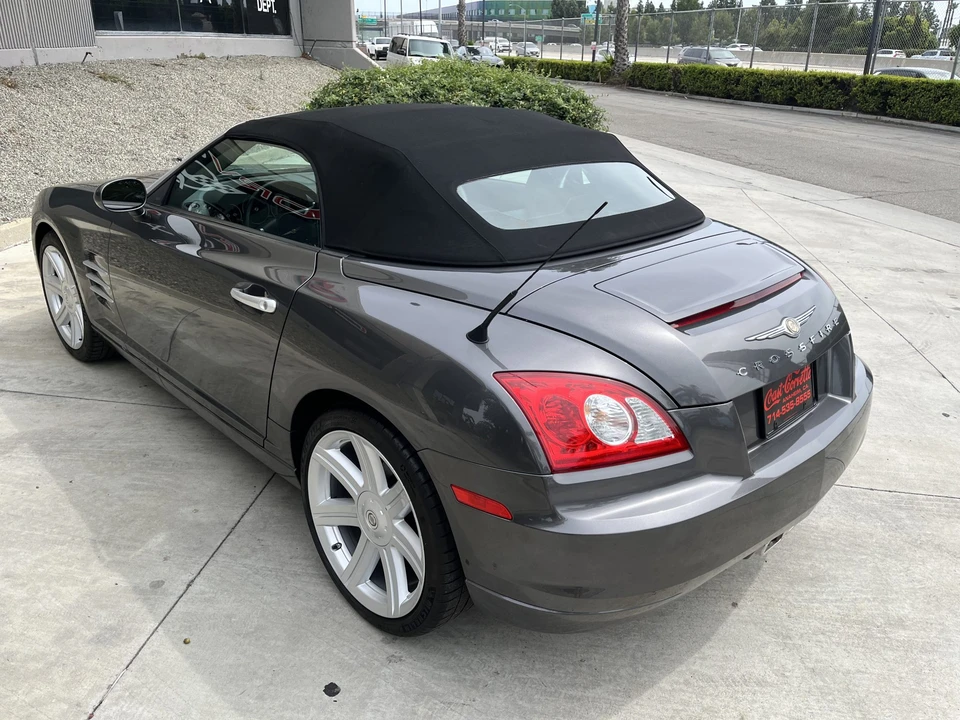 2005 Chrysler Crossfire - Image 14 of 31