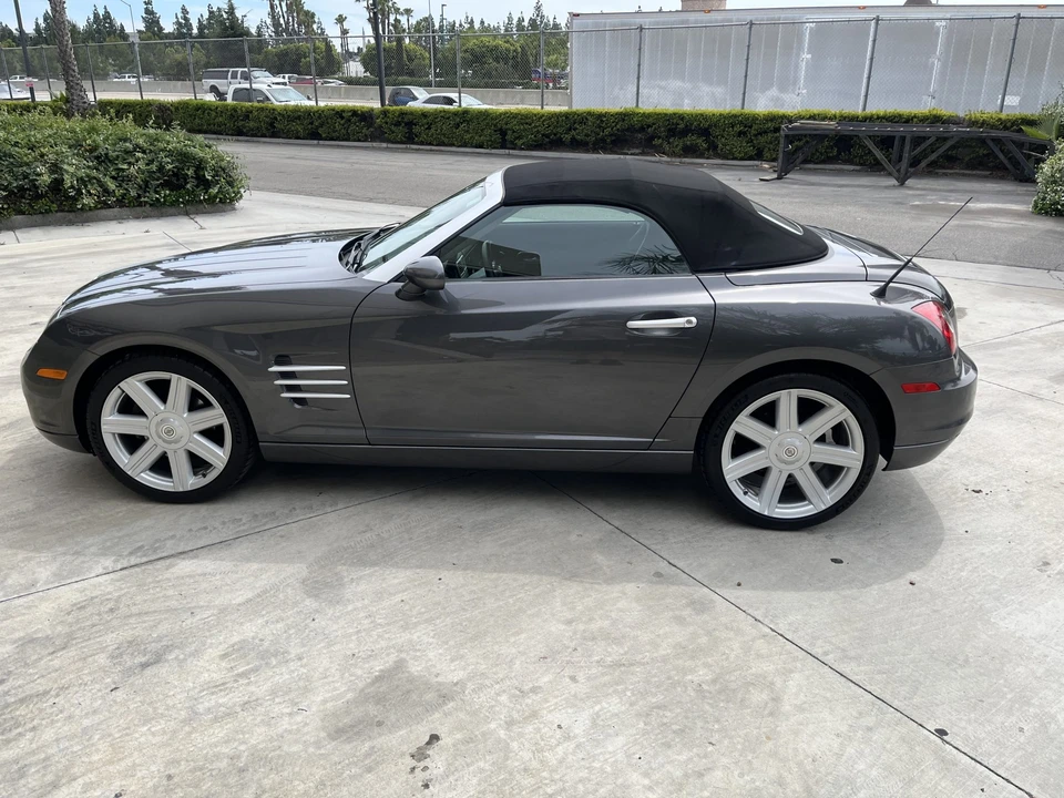 2005 Chrysler Crossfire - Image 13 of 31