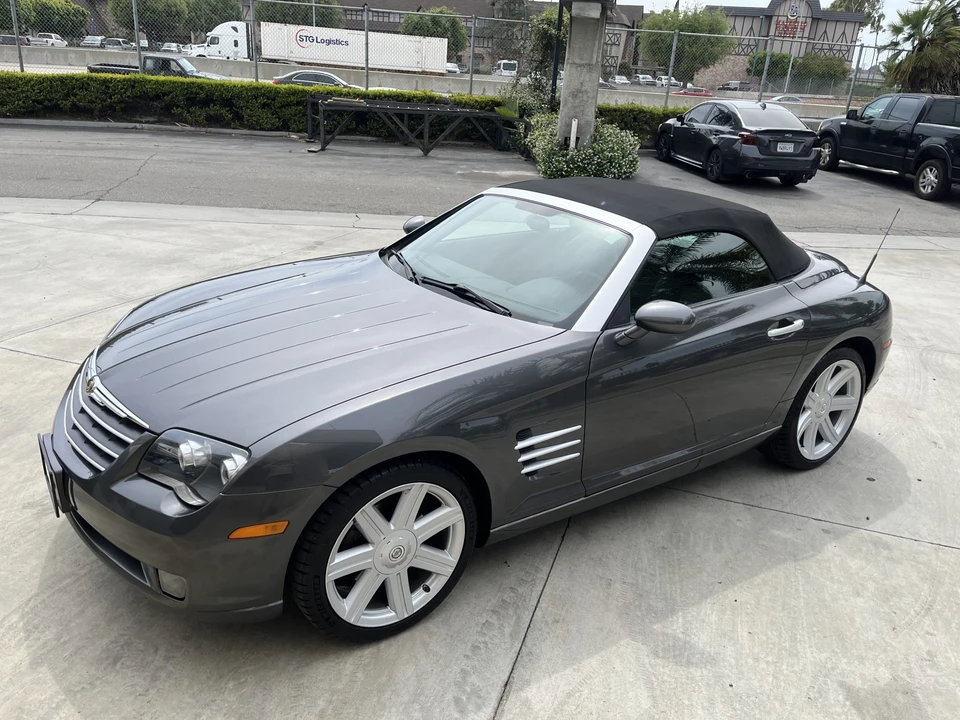 2005 Chrysler Crossfire - Image 12 of 31