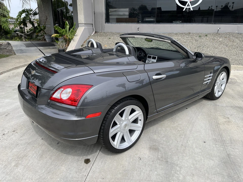 2005 Chrysler Crossfire - Image 8 of 31