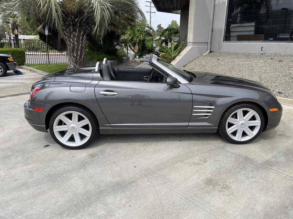 2005 Chrysler Crossfire - Image 9 of 31