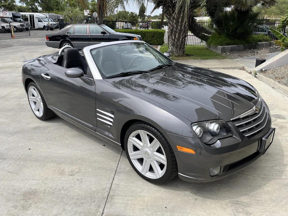 2005 Chrysler Crossfire - Image 10 of 31