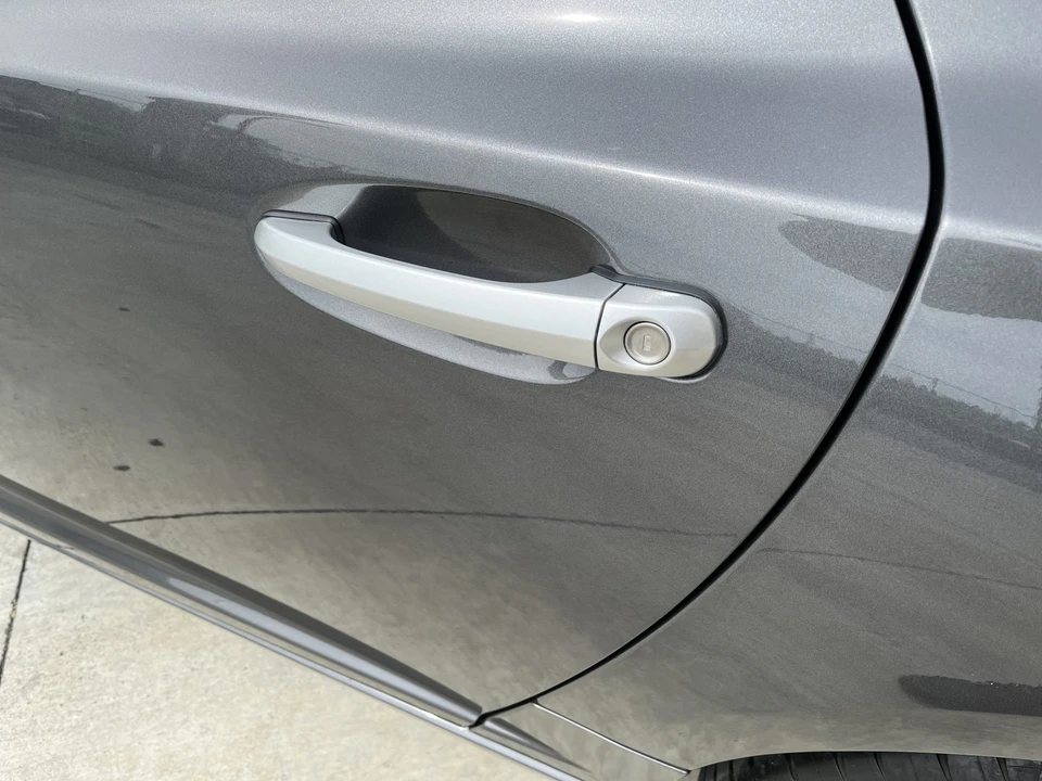 2005 Chrysler Crossfire - Image 26 of 31