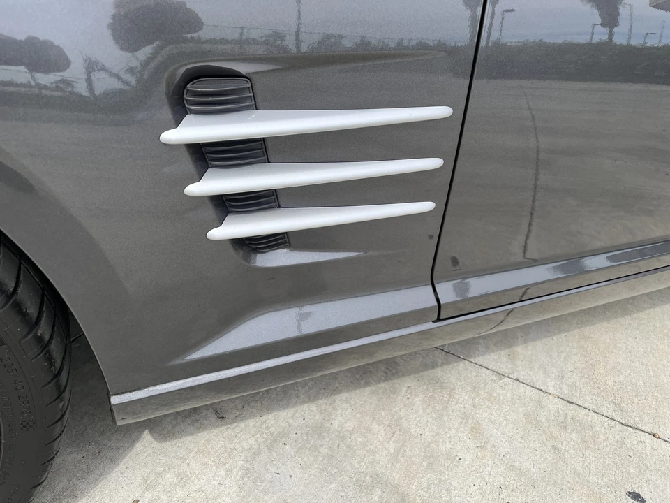 2005 Chrysler Crossfire - Image 24 of 31