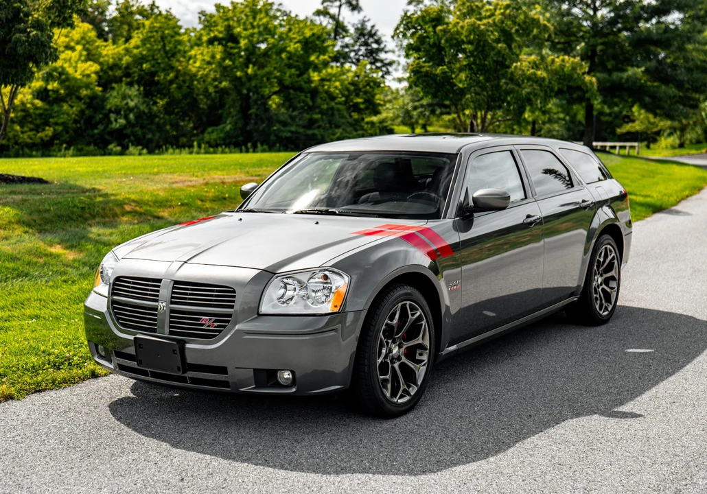 2005 Dodge Magnum 2nd Gen Wagon - Image 4 of 31