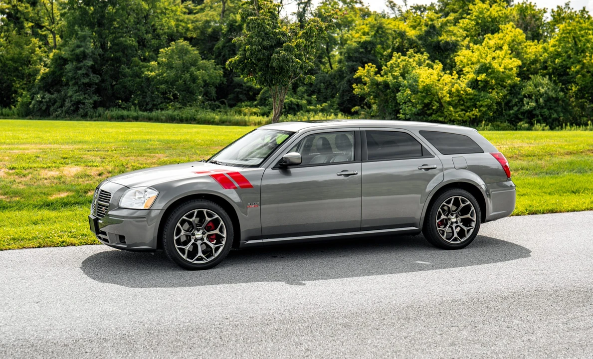 2005 Dodge Magnum 2nd Gen Wagon - Image 8 of 31