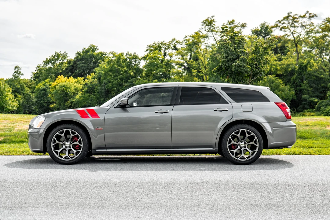 2005 Dodge Magnum 2nd Gen Wagon - Image 13 of 31