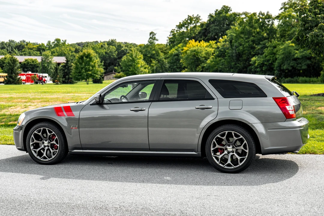 2005 Dodge Magnum 2nd Gen Wagon - Image 14 of 31