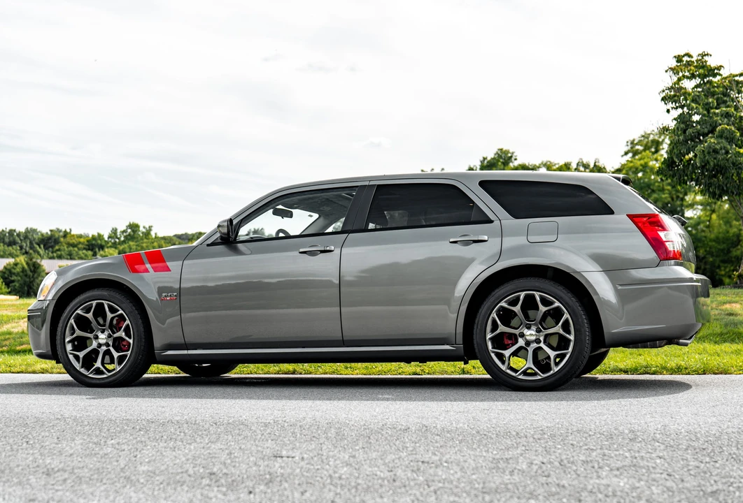 2005 Dodge Magnum 2nd Gen Wagon - Image 15 of 31