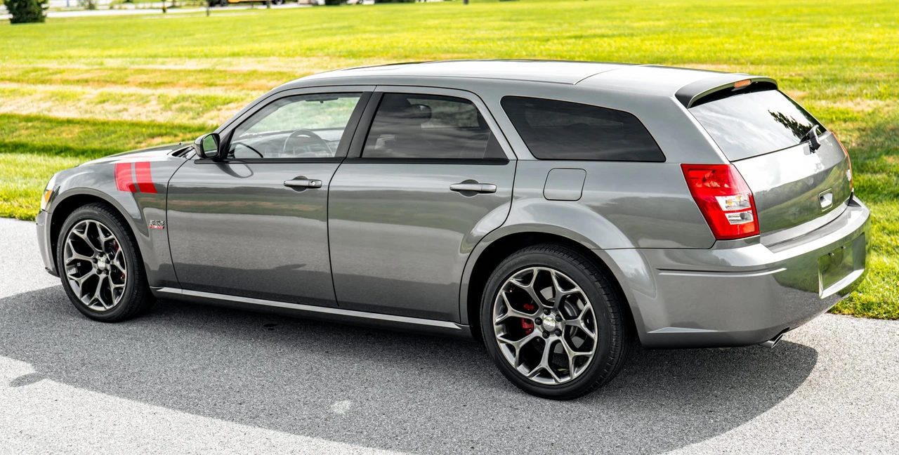 2005 Dodge Magnum 2nd Gen Wagon - Image 16 of 31