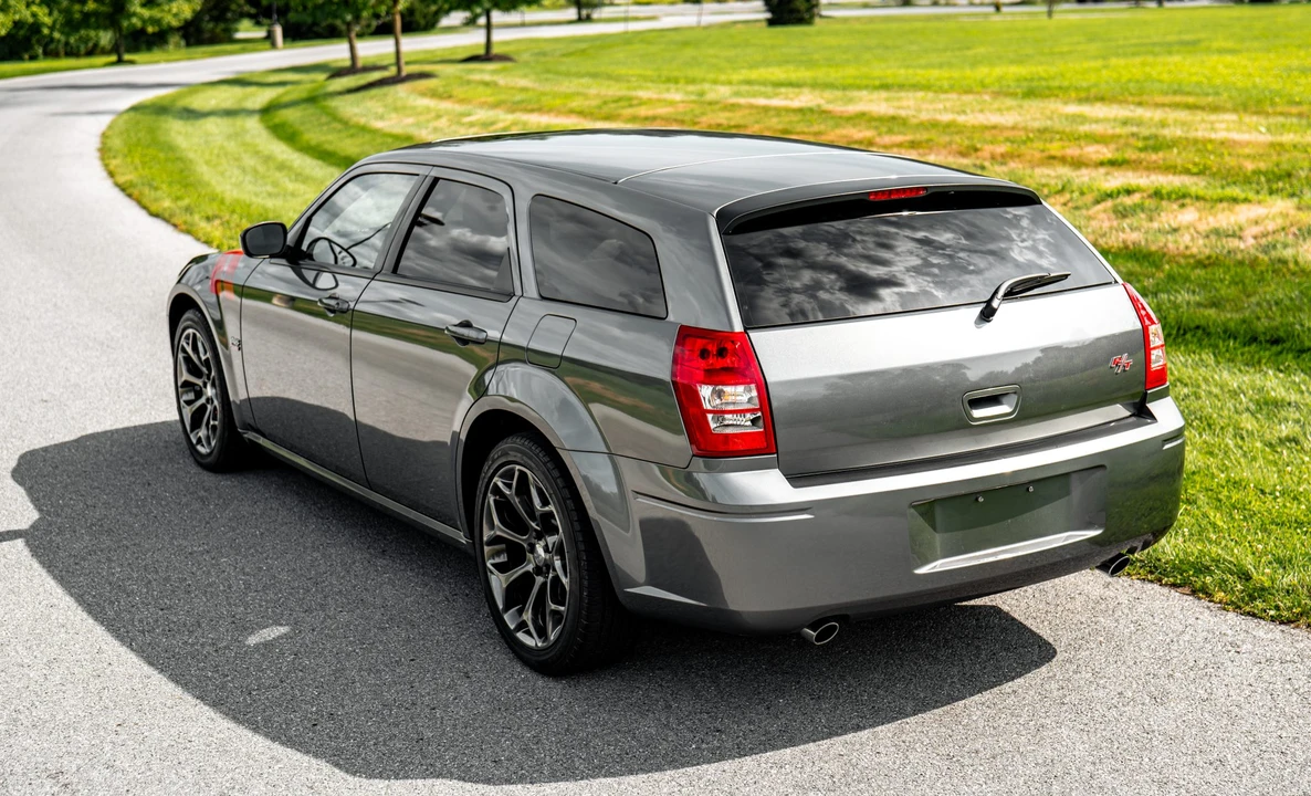 2005 Dodge Magnum 2nd Gen Wagon - Image 20 of 31