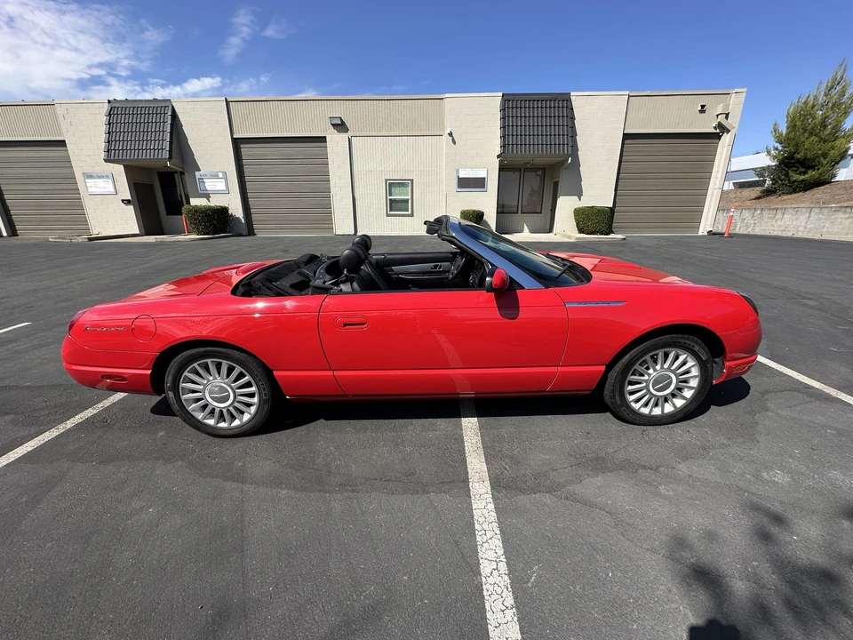 2005 Ford Thunderbird 11th Gen - Image 11 of 31