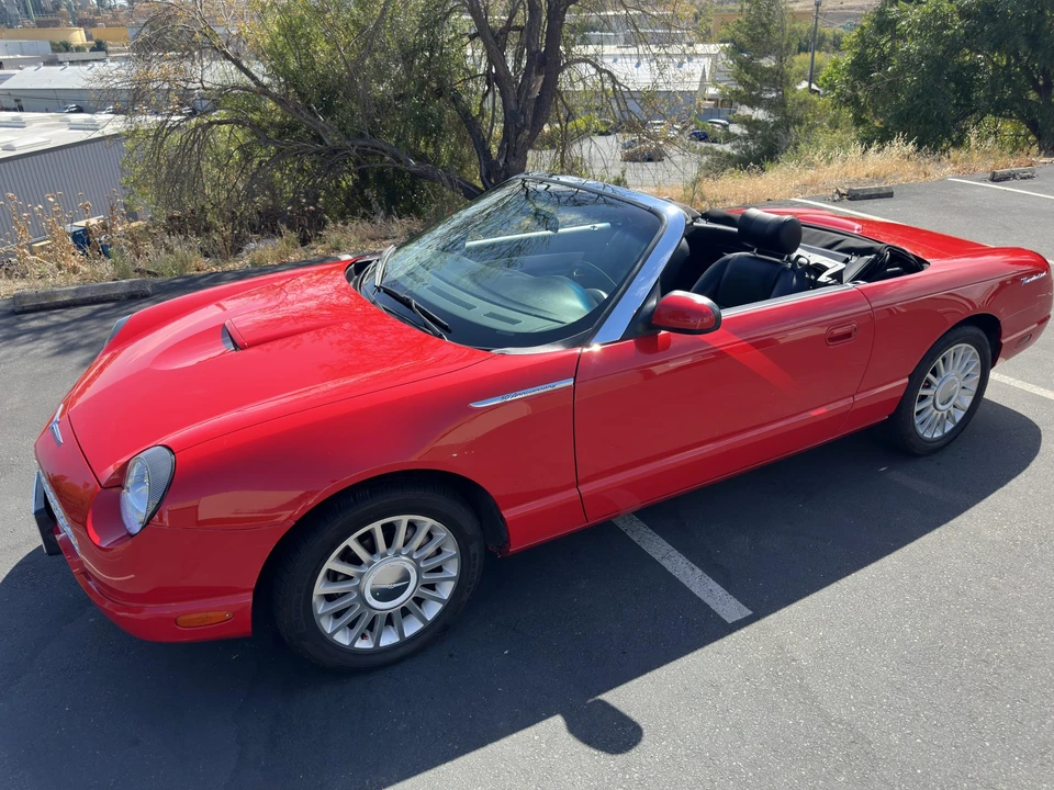 2005 Ford Thunderbird 11th Gen - Image 2 of 31