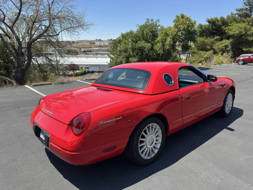2005 Ford Thunderbird 11th Gen - Image 28 of 31