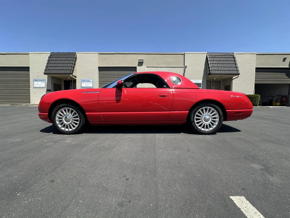 2005 Ford Thunderbird 11th Gen - Image 21 of 31