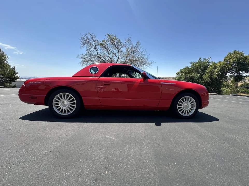 2005 Ford Thunderbird 11th Gen - Image 30 of 31