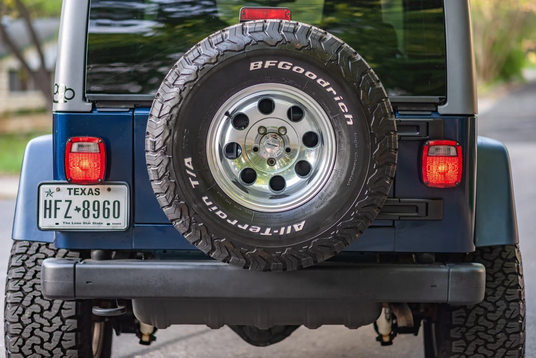 2005 Jeep TJ Wrangler - Image 25 of 31
