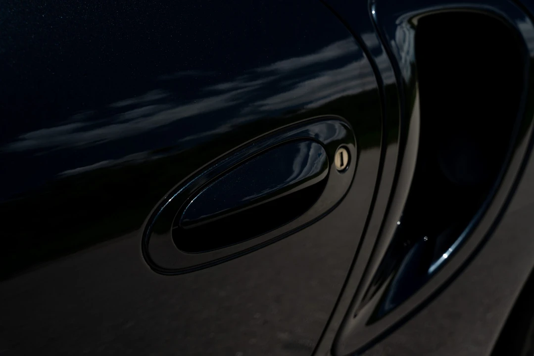 2005 Porsche 996 Turbo - Image 30 of 31