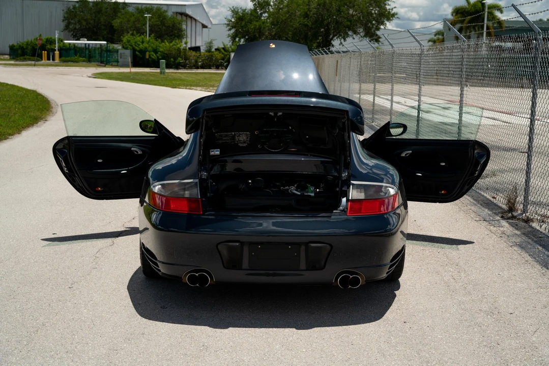 2005 Porsche 996 Turbo - Image 14 of 31