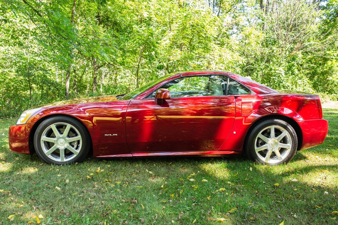 2006 Cadillac XLR - Image 2 of 31