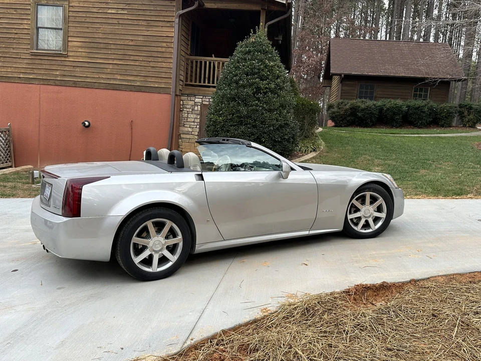 2006 Cadillac XLR - Image 8 of 31
