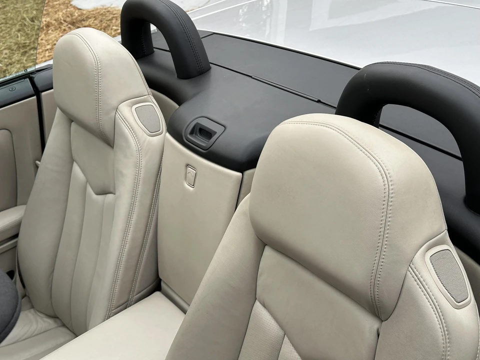 2006 Cadillac XLR - Image 23 of 31