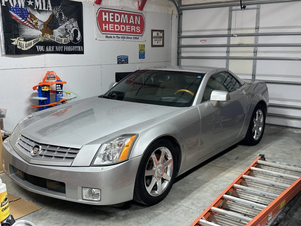 2006 Cadillac XLR - Image 2 of 31