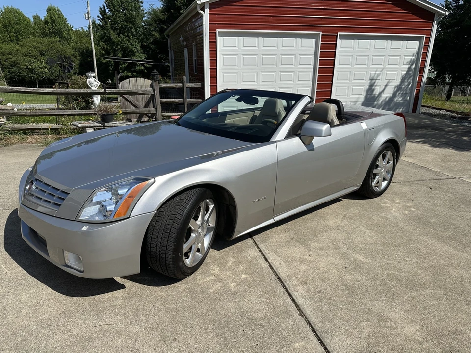 2006 Cadillac XLR - Image 3 of 31