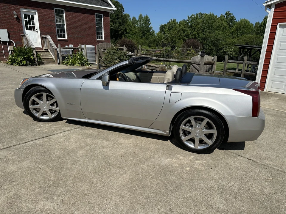 2006 Cadillac XLR - Image 4 of 31