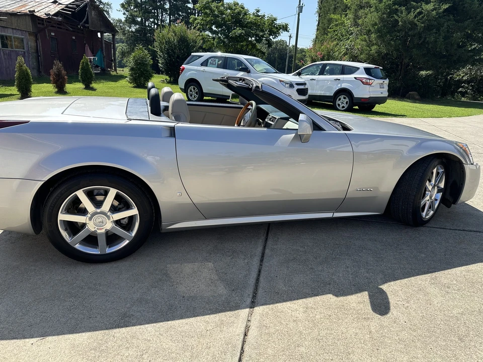 2006 Cadillac XLR - Image 17 of 31