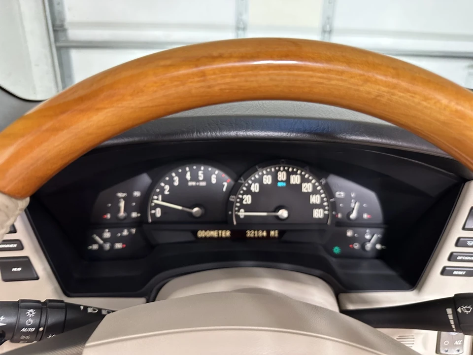 2006 Cadillac XLR - Image 27 of 31