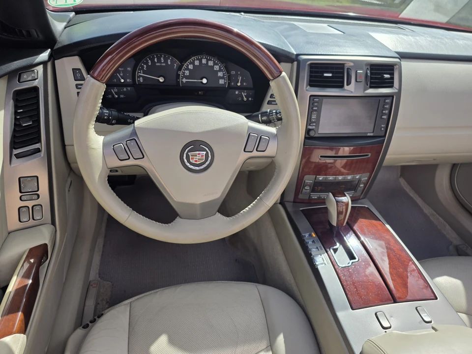 2006 Cadillac XLR - Image 28 of 31