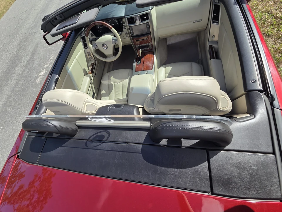 2006 Cadillac XLR - Image 22 of 31