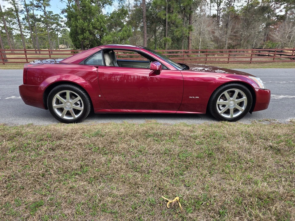 2006 Cadillac XLR - Image 14 of 31