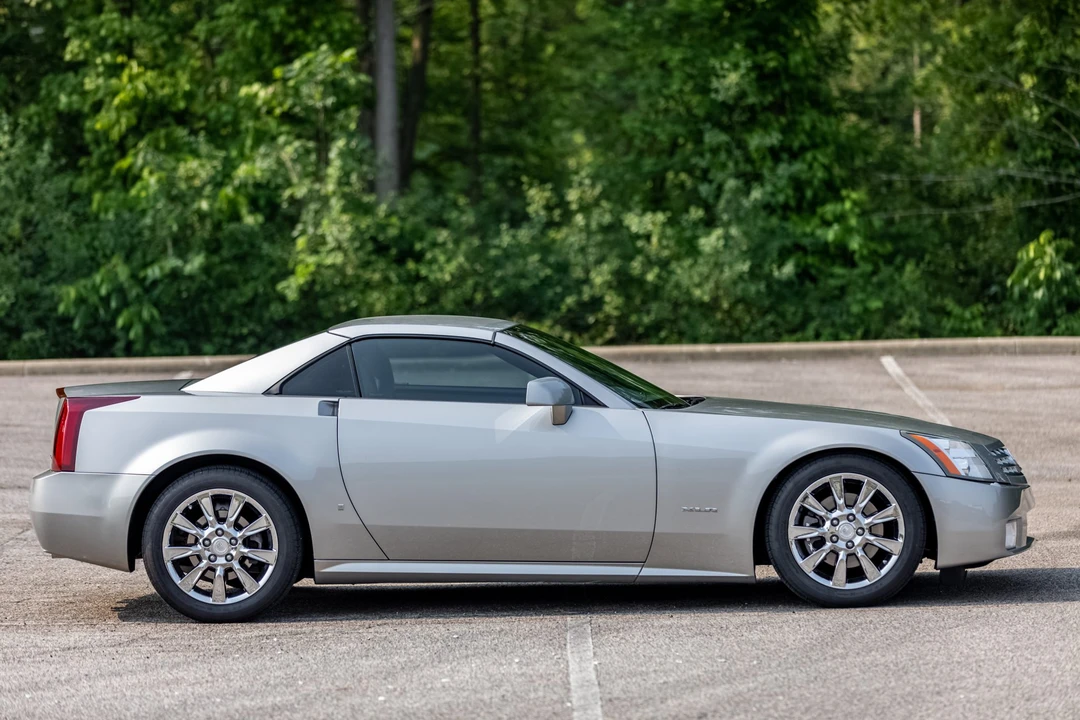 2006 Cadillac XLR - Image 9 of 31