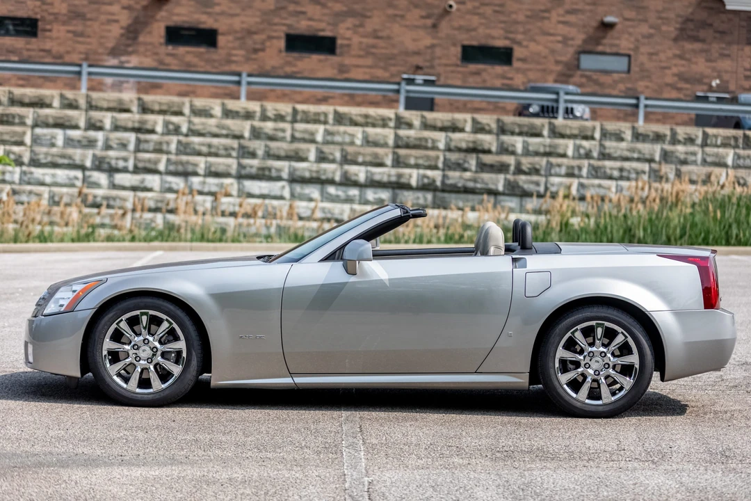 2006 Cadillac XLR - Image 4 of 31