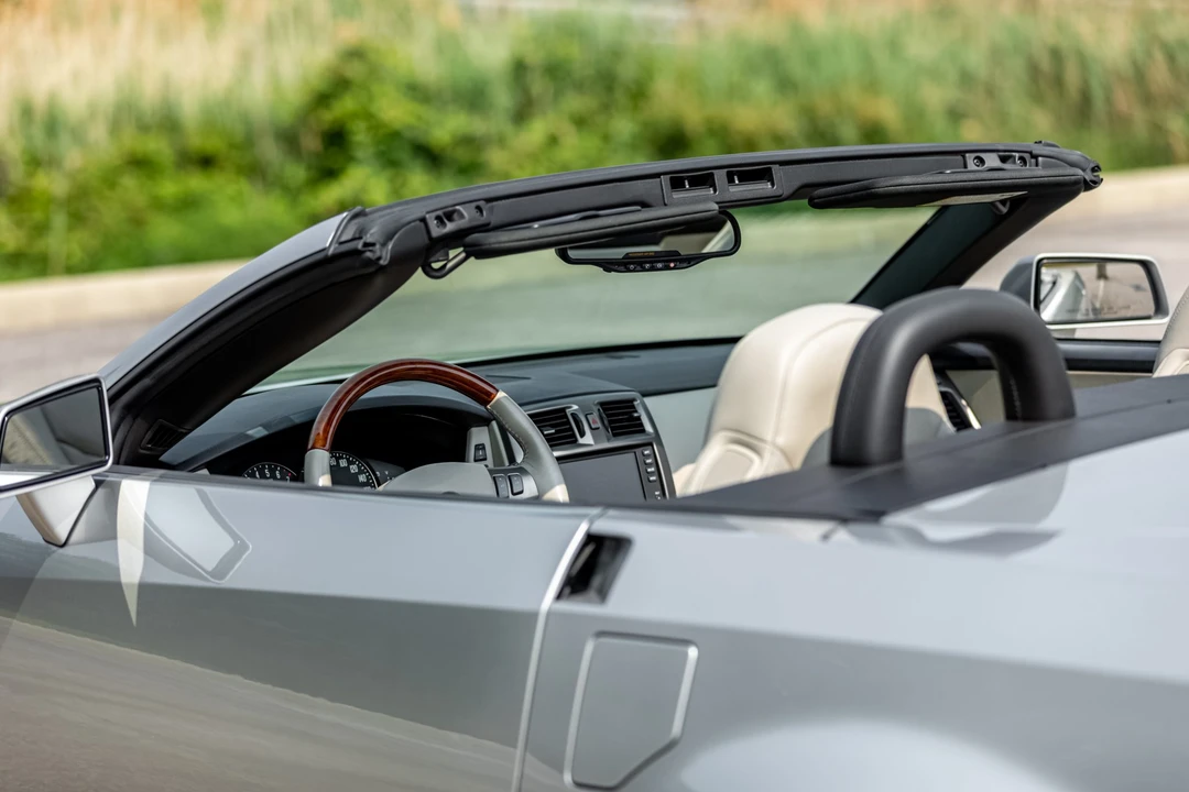 2006 Cadillac XLR - Image 22 of 31