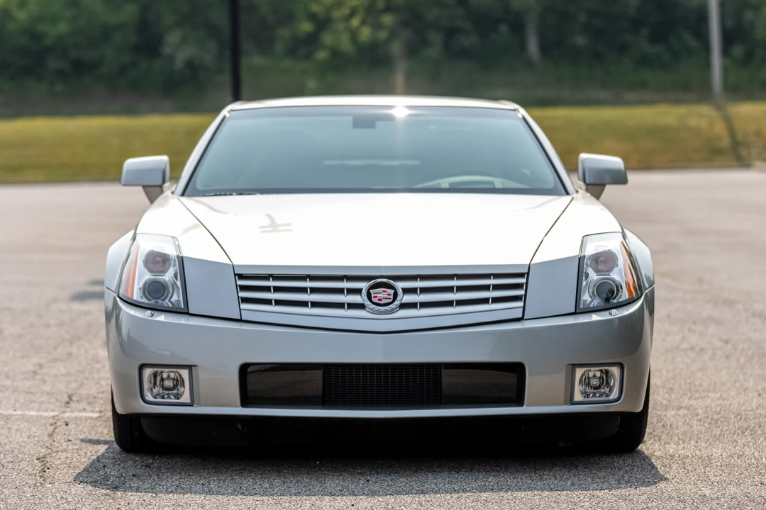 2006 Cadillac XLR - Image 2 of 31