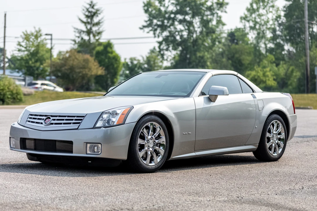 2006 Cadillac XLR - Image 3 of 31