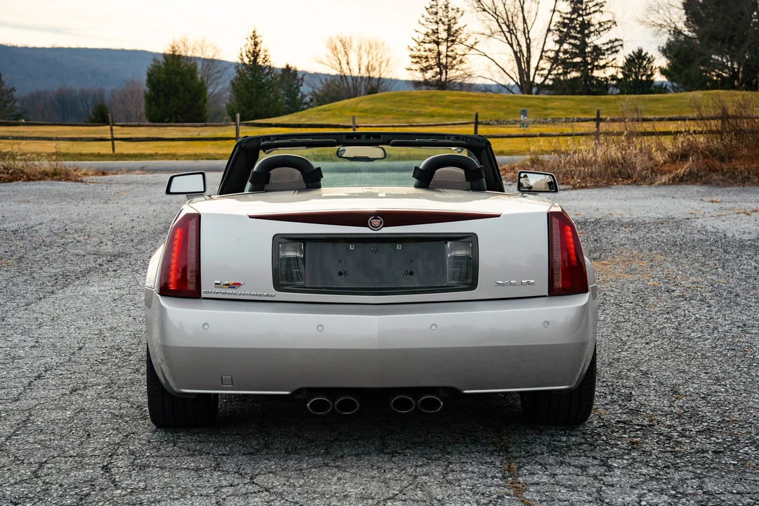 2006 Cadillac XLR-V - Image 27 of 31