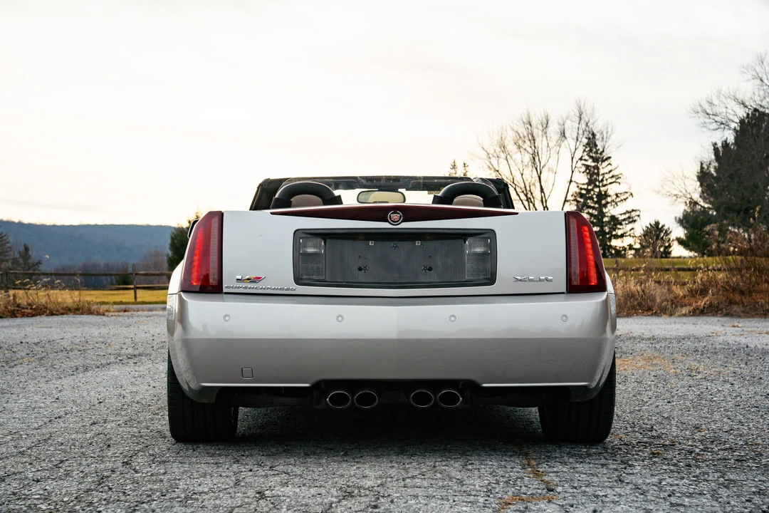 2006 Cadillac XLR-V - Image 28 of 31