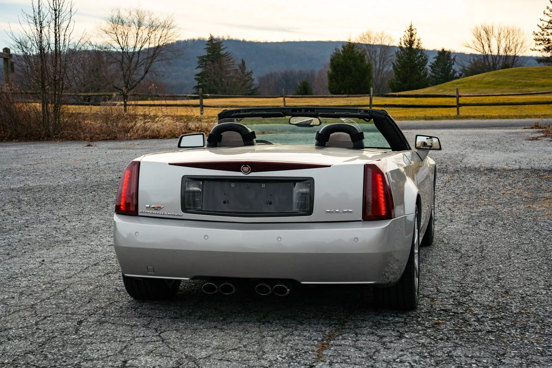 2006 Cadillac XLR-V - Image 30 of 31