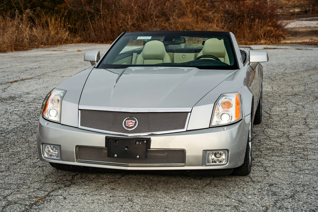 2006 Cadillac XLR-V - Image 4 of 31